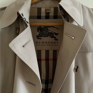 Burberry Trench Coat - Kensington Heritage in Heron - short length